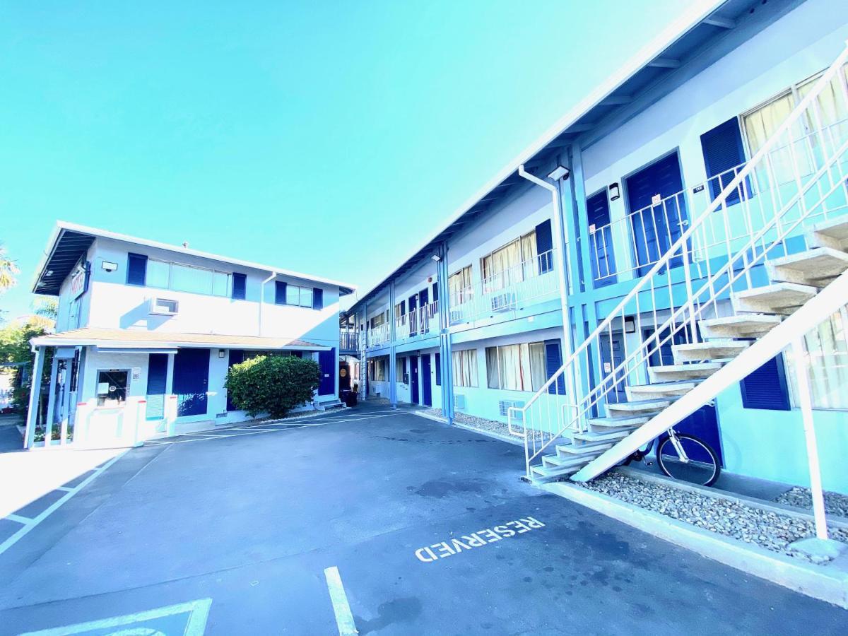 Valley Motel Concord Exterior photo